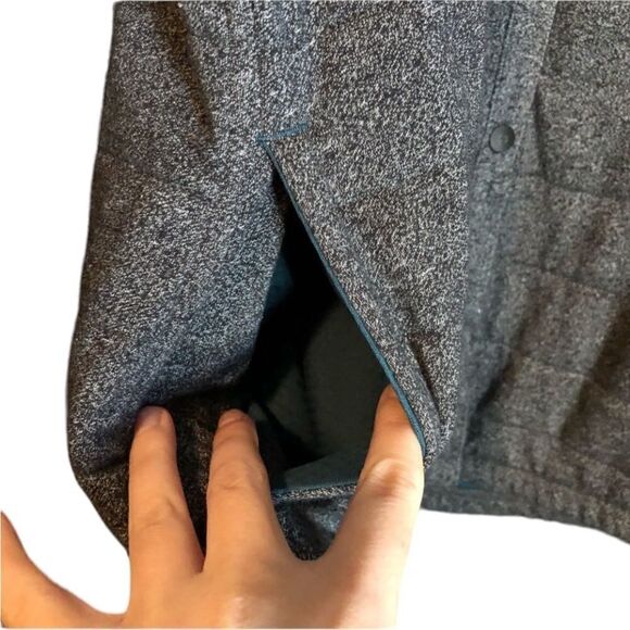 L.L.Bean grey snap button shirt‎ coat. Size small - Picture 7 of 9